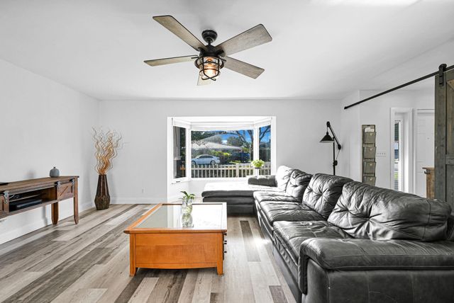 9921 NW 38th St, Coral Springs, FL 33065