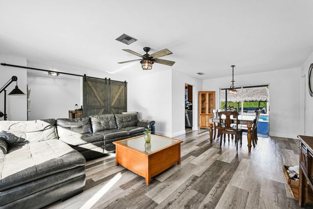 9921 NW 38th St, Coral Springs, FL 33065