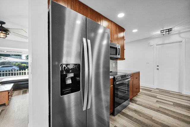 9921 NW 38th St, Coral Springs, FL 33065