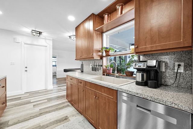 9921 NW 38th St, Coral Springs, FL 33065