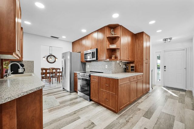 9921 NW 38th St, Coral Springs, FL 33065