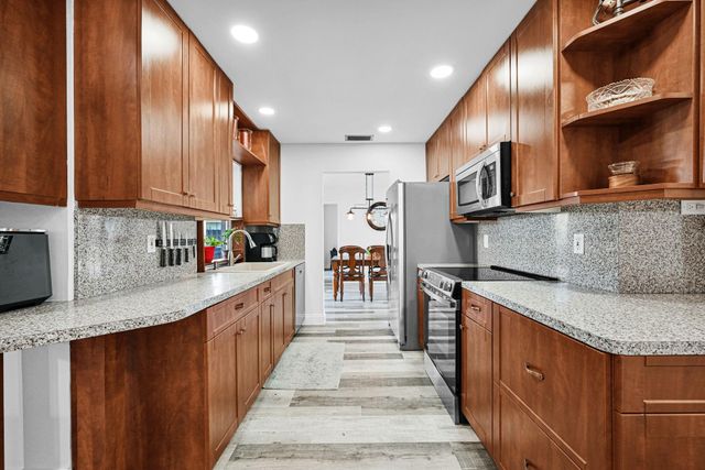 9921 NW 38th St, Coral Springs, FL 33065