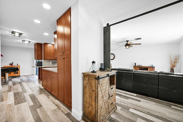 9921 NW 38th St, Coral Springs, FL 33065