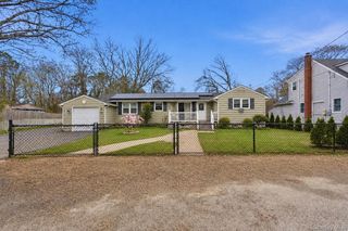 162 Parkwood Drive, Shirley, NY 11967