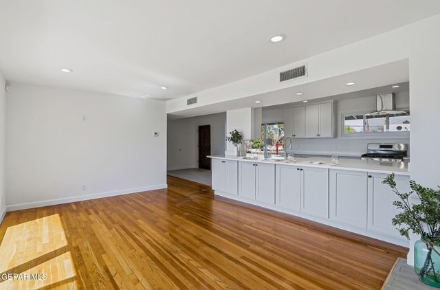 932 MESITA Drive, El Paso, TX 79902