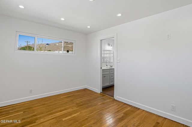 932 MESITA Drive, El Paso, TX 79902