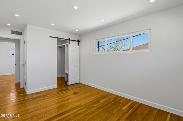 932 MESITA Drive, El Paso, TX 79902