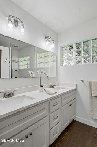 932 MESITA Drive, El Paso, TX 79902