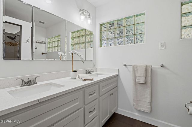 932 MESITA Drive, El Paso, TX 79902