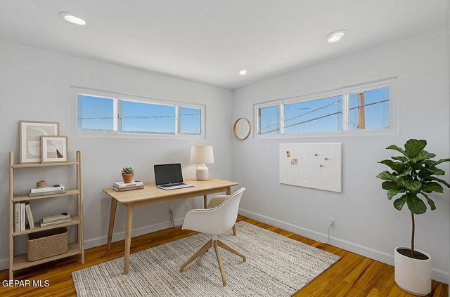 932 MESITA Drive, El Paso, TX 79902