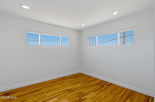 932 MESITA Drive, El Paso, TX 79902