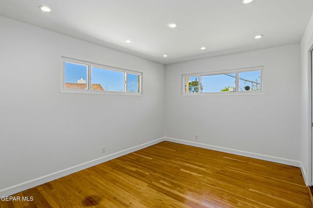 932 MESITA Drive, El Paso, TX 79902