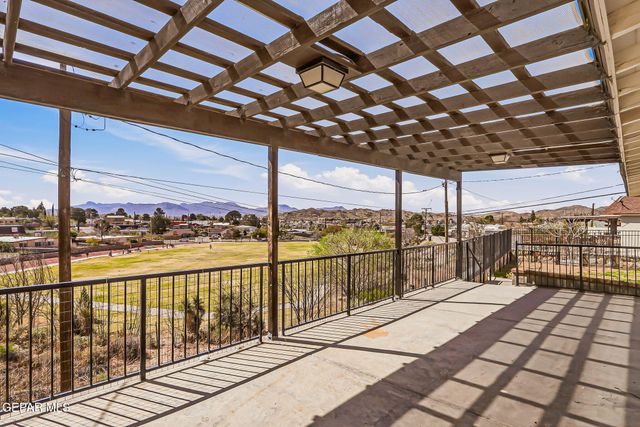 932 MESITA Drive, El Paso, TX 79902