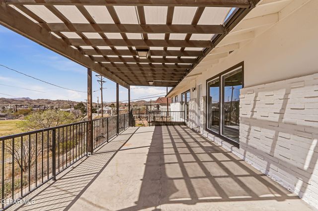 932 MESITA Drive, El Paso, TX 79902