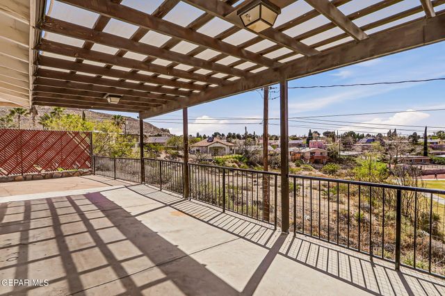 932 MESITA Drive, El Paso, TX 79902