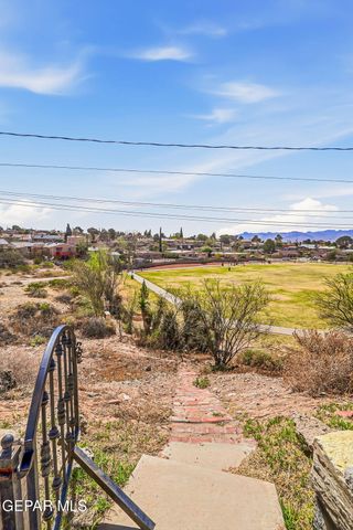 932 MESITA Drive, El Paso, TX 79902