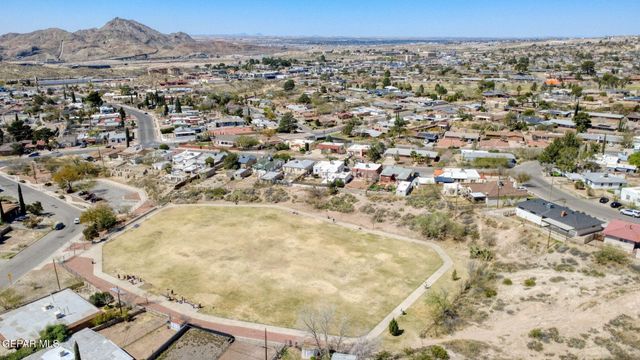 932 MESITA Drive, El Paso, TX 79902