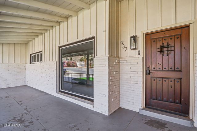 932 MESITA Drive, El Paso, TX 79902