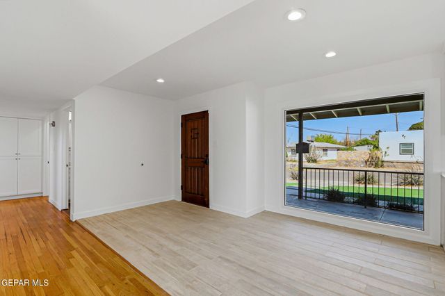 932 MESITA Drive, El Paso, TX 79902