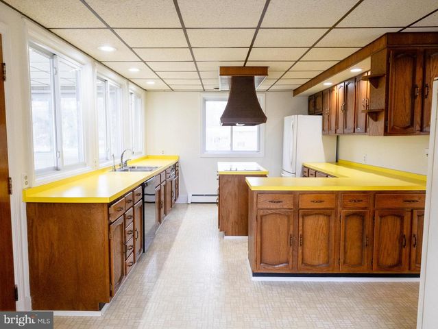 9301 DOGWOOD RD, Baltimore, MD 21244