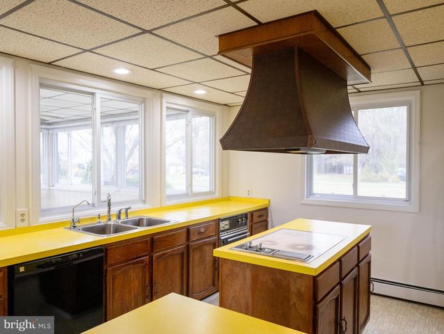 9301 DOGWOOD RD, Baltimore, MD 21244