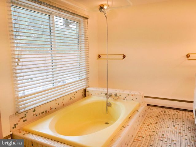 9301 DOGWOOD RD, Baltimore, MD 21244