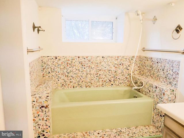 9301 DOGWOOD RD, Baltimore, MD 21244