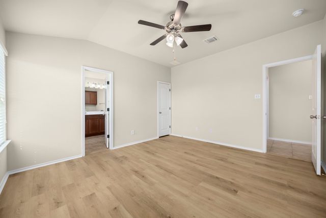 101 Plata Lane, Jarrell, TX 76537