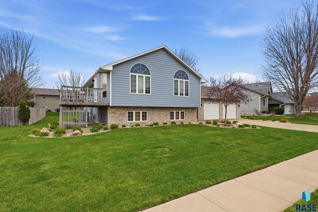 1715 S Lorne Ln Lane, Sioux Falls, SD 57106