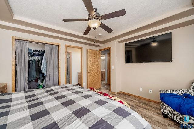 1715 S Lorne Ln Lane, Sioux Falls, SD 57106