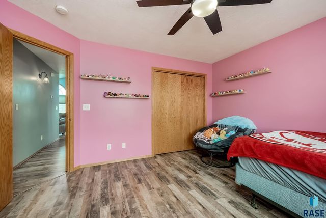 1715 S Lorne Ln Lane, Sioux Falls, SD 57106