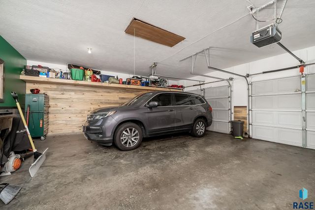 1715 S Lorne Ln Lane, Sioux Falls, SD 57106