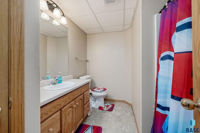 1715 S Lorne Ln Lane, Sioux Falls, SD 57106