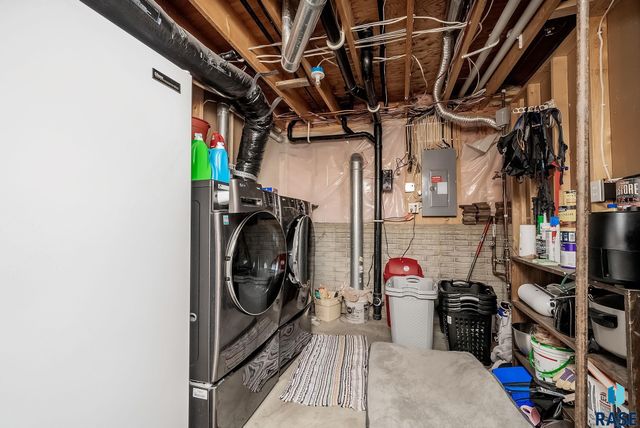 1715 S Lorne Ln Lane, Sioux Falls, SD 57106