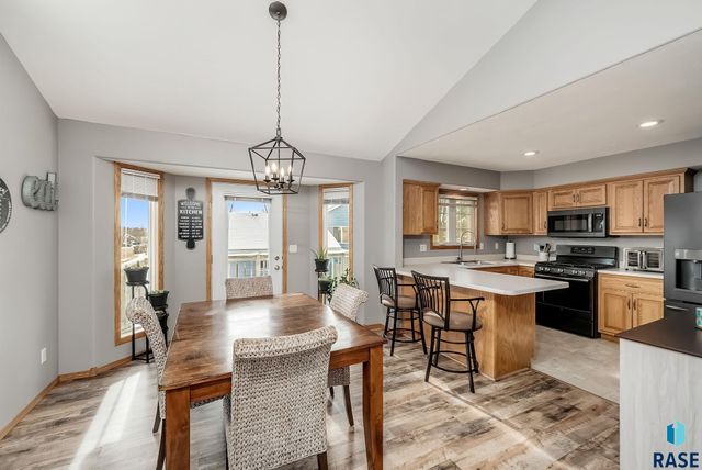 1715 S Lorne Ln Lane, Sioux Falls, SD 57106