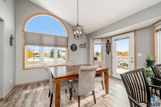 1715 S Lorne Ln Lane, Sioux Falls, SD 57106
