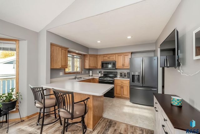 1715 S Lorne Ln Lane, Sioux Falls, SD 57106