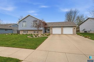 1715 S Lorne Ln Lane, Sioux Falls, SD 57106