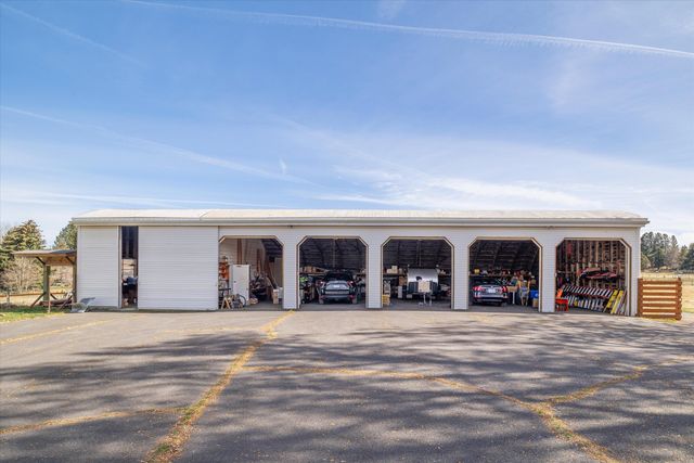 61900 Anker Lane, Bend, OR 97702