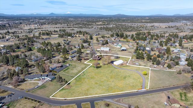 61900 Anker Lane, Bend, OR 97702