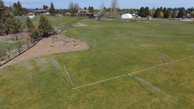 61900 Anker Lane, Bend, OR 97702