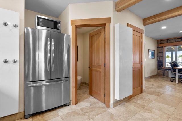 61900 Anker Lane, Bend, OR 97702