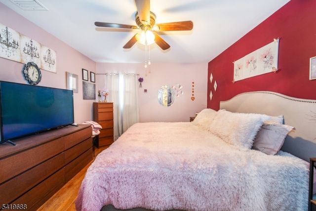 127 Horseneck Rd, Fairfield Twp., NJ 07004