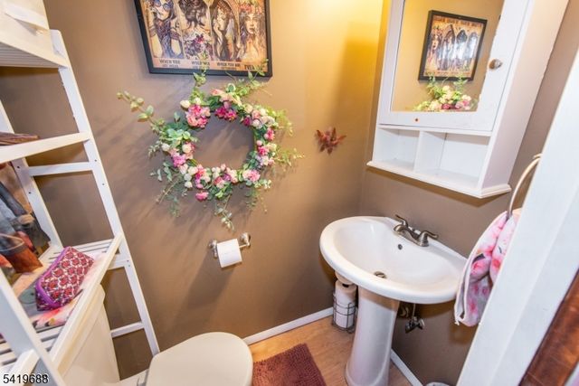 127 Horseneck Rd, Fairfield Twp., NJ 07004