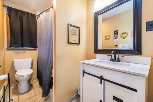 127 Horseneck Rd, Fairfield Twp., NJ 07004