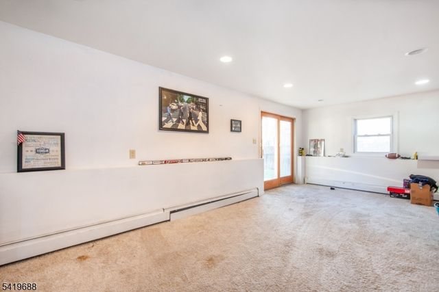 127 Horseneck Rd, Fairfield Twp., NJ 07004