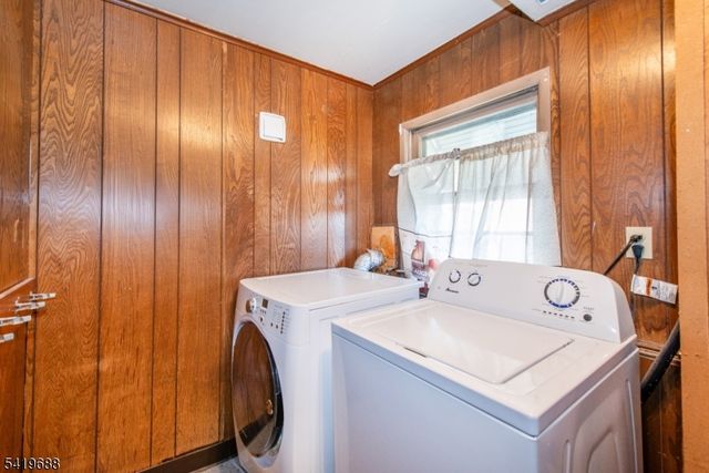 127 Horseneck Rd, Fairfield Twp., NJ 07004