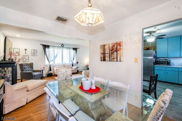 127 Horseneck Rd, Fairfield Twp., NJ 07004