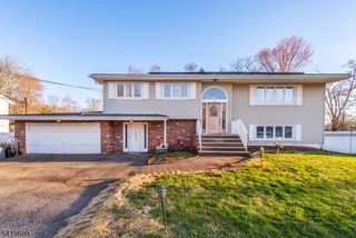 127 Horseneck Rd, Fairfield Twp., NJ 07004