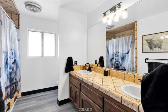 14010 Jicarilla Rd, Apple Valley, CA 92307